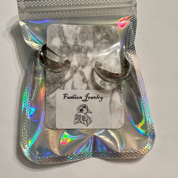 NWT Small Pairs Sliver Moon Hoop Earrings - Picture 2 of 3